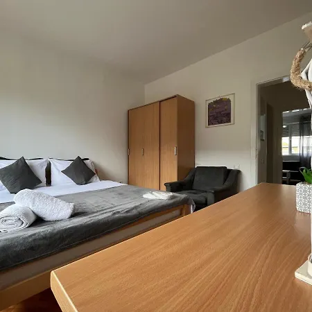 Mickitos Square Skopje