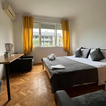 Mickitos Square * Σκόπια